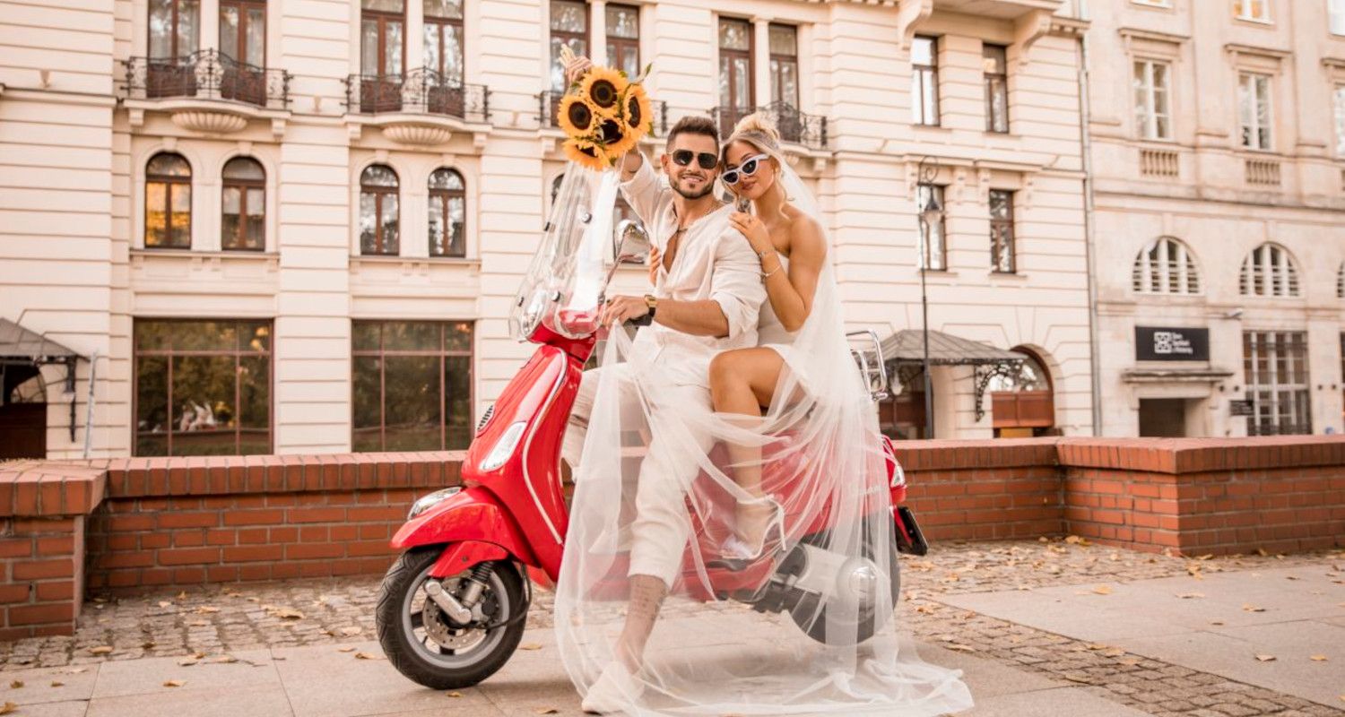 Krótkie suknie ślubne: Wygoda i styl na Twoim weselu
