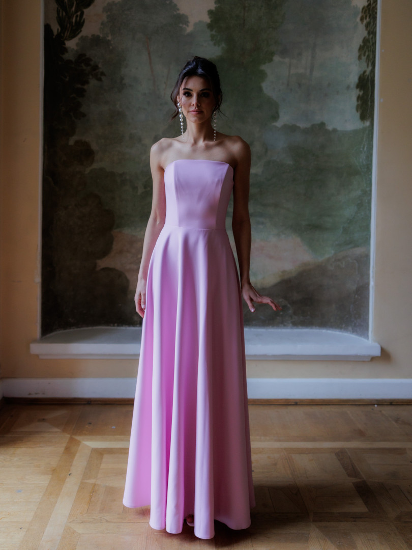 Hannah - klasyczna gorsetowa sukienka maxi w kolorze różowym  - Kulunove zdjęcie 3