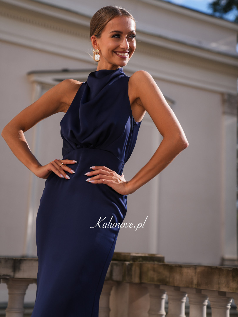 Aria - elegancka sukienka maxi z lejącej satyny w kolorze granatowym - Kulunove zdjęcie 4