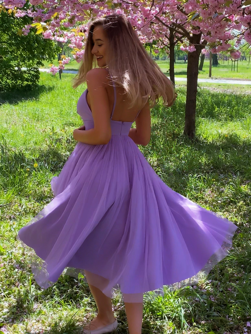 Cindrella wrzosowa - tiulowa suknia midi na szerokim kole w kolorze wrzosowym - Kulunove zdjęcie 3